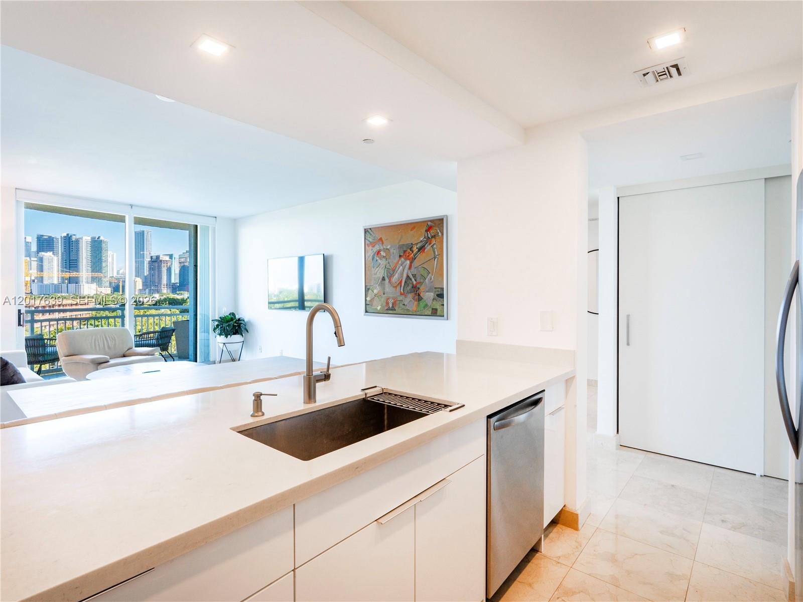 2475 Brickell Ave #903