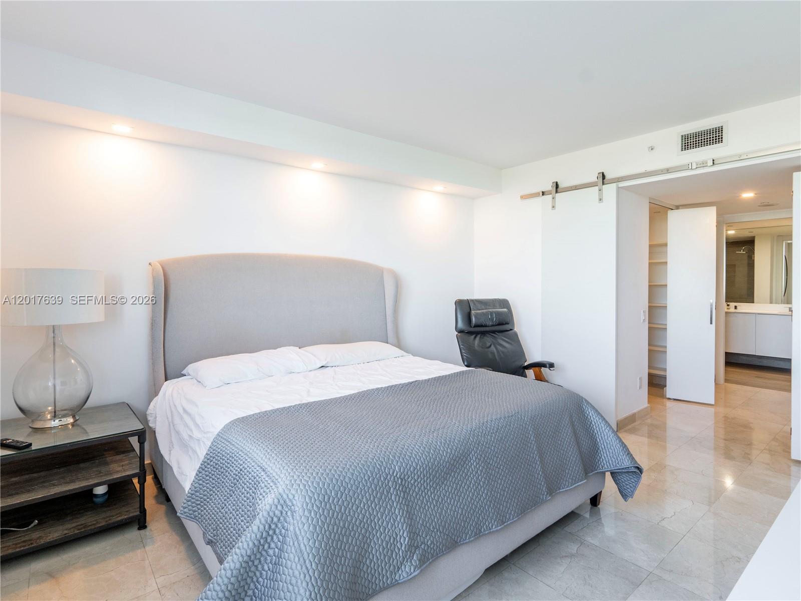 2475 Brickell Ave #903 Miami, FL 33129