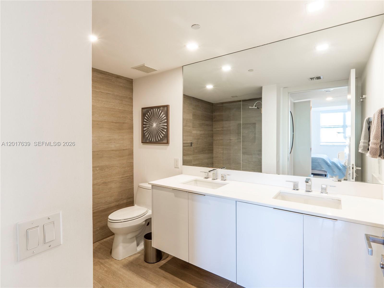 2475 Brickell Ave #903 Miami, FL 33129
