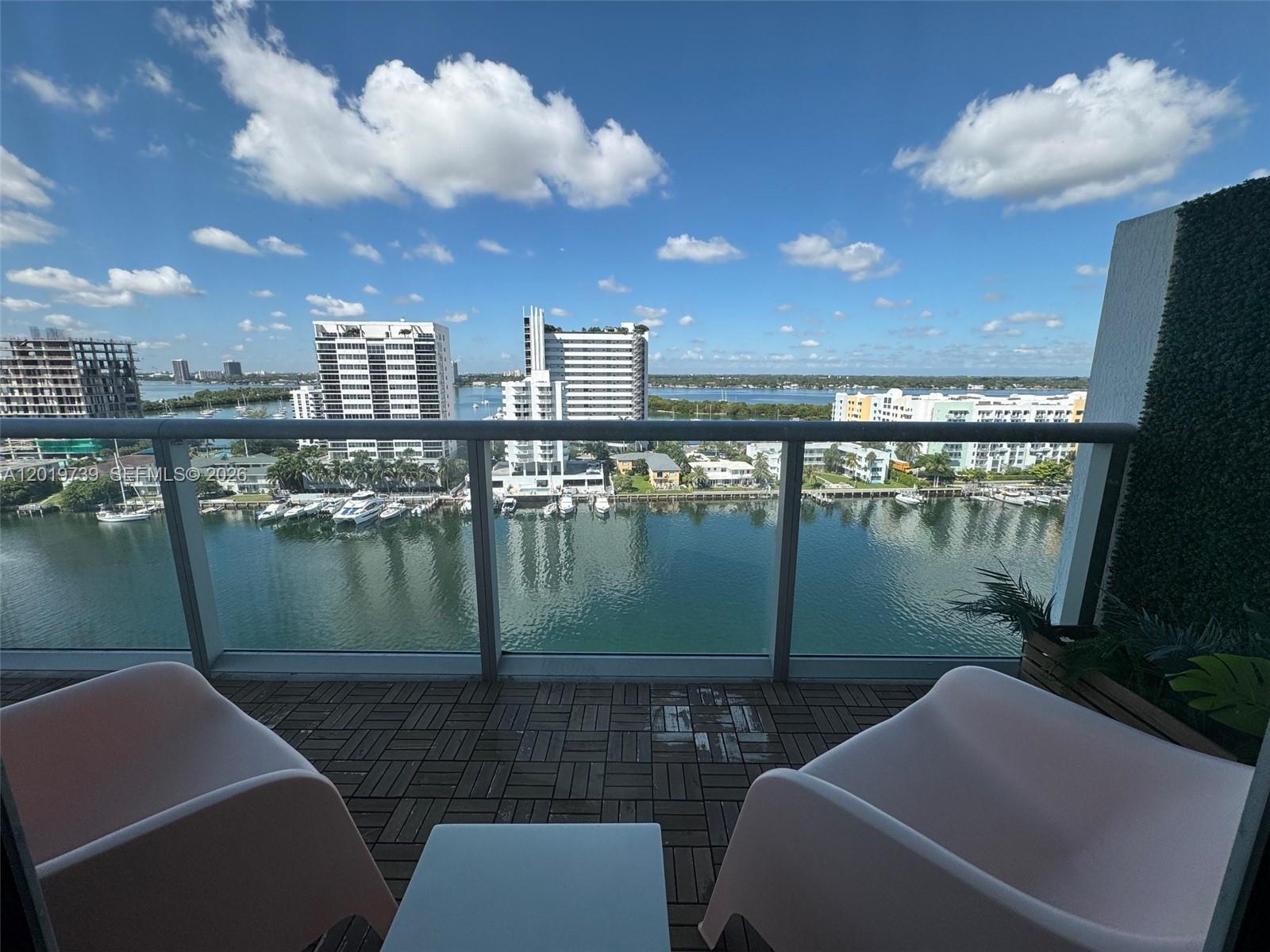 image Eloquence on the Bay21