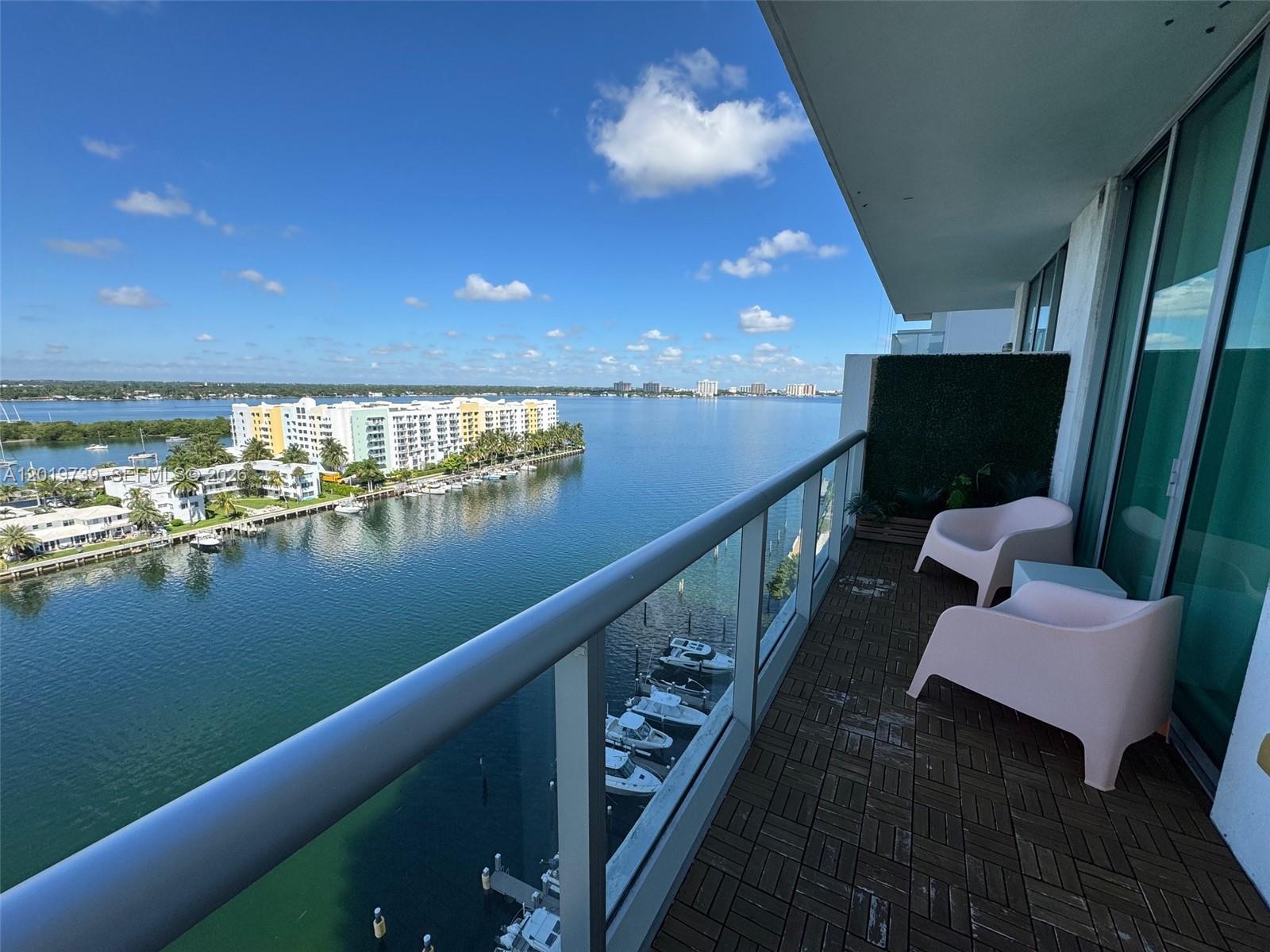 image Eloquence on the Bay22