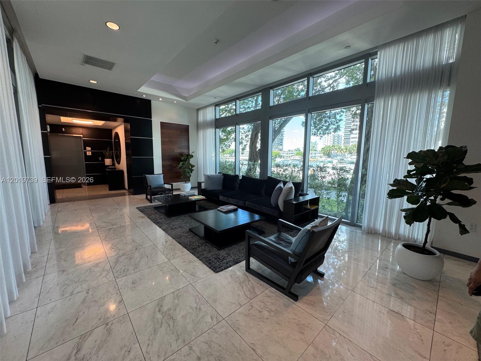 image Eloquence on the Bay8