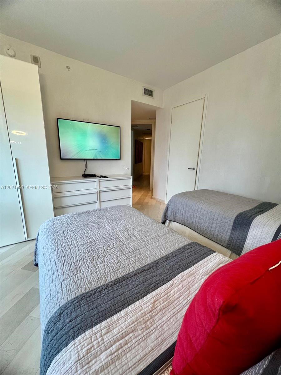 image Brickell House25