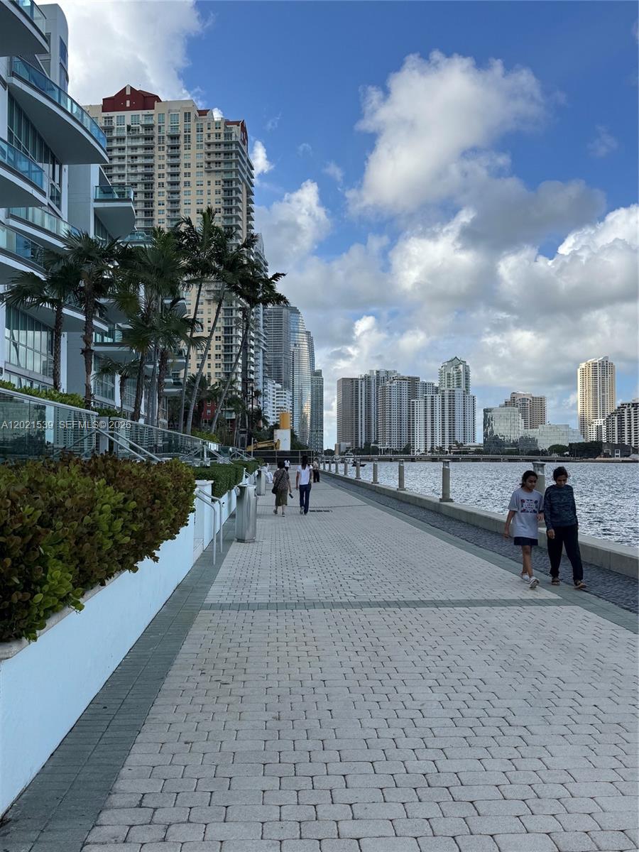 image Brickell House50