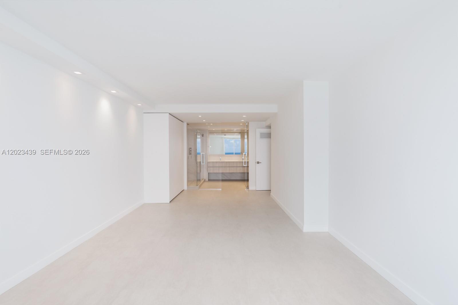 6301 Collins Ave #2502 Miami Beach, FL 33141