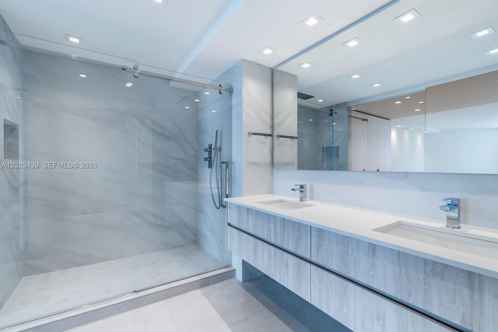 6301 Collins Ave #2502 Miami Beach, FL 33141