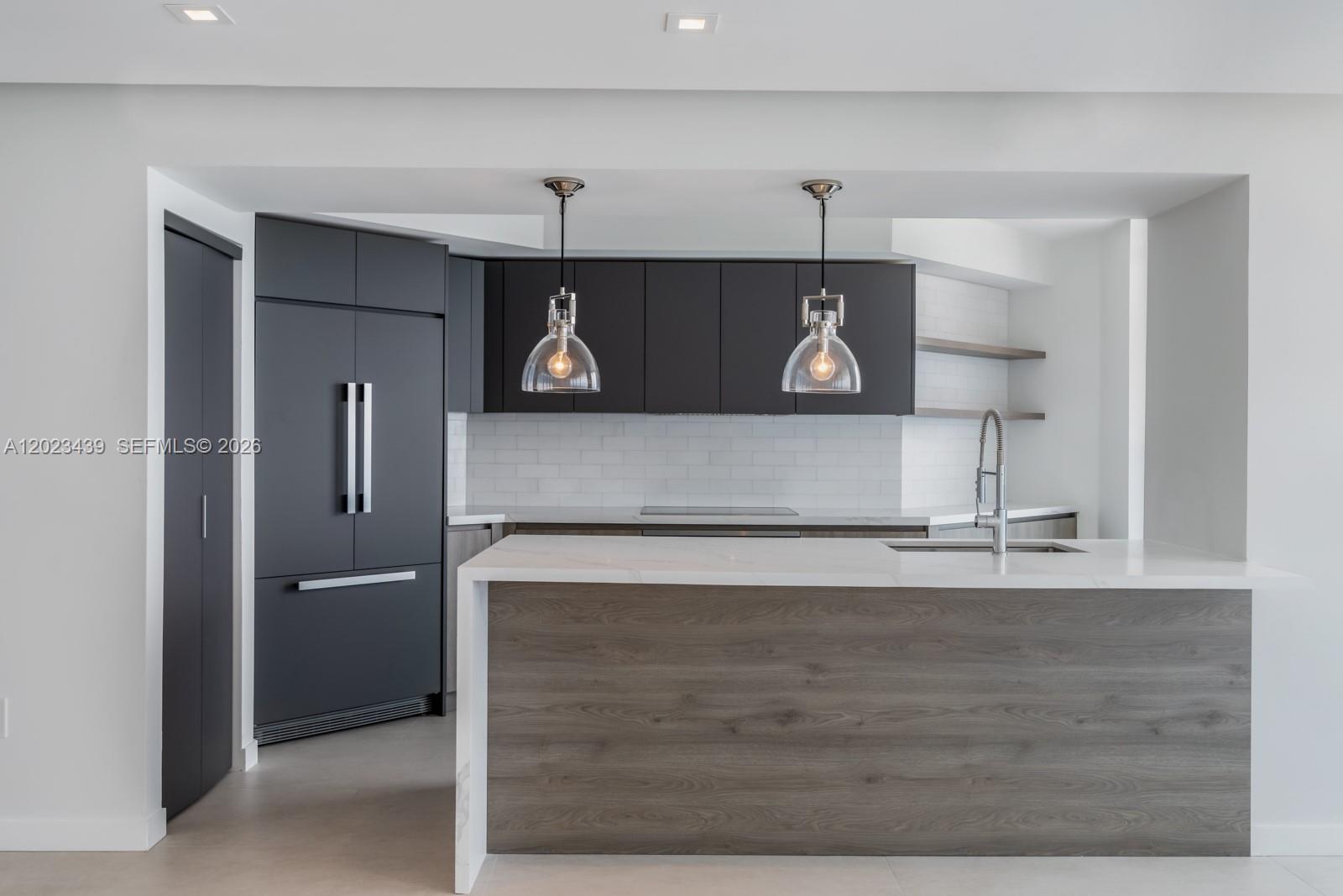 6301 Collins Ave #2502 Miami Beach, FL 33141