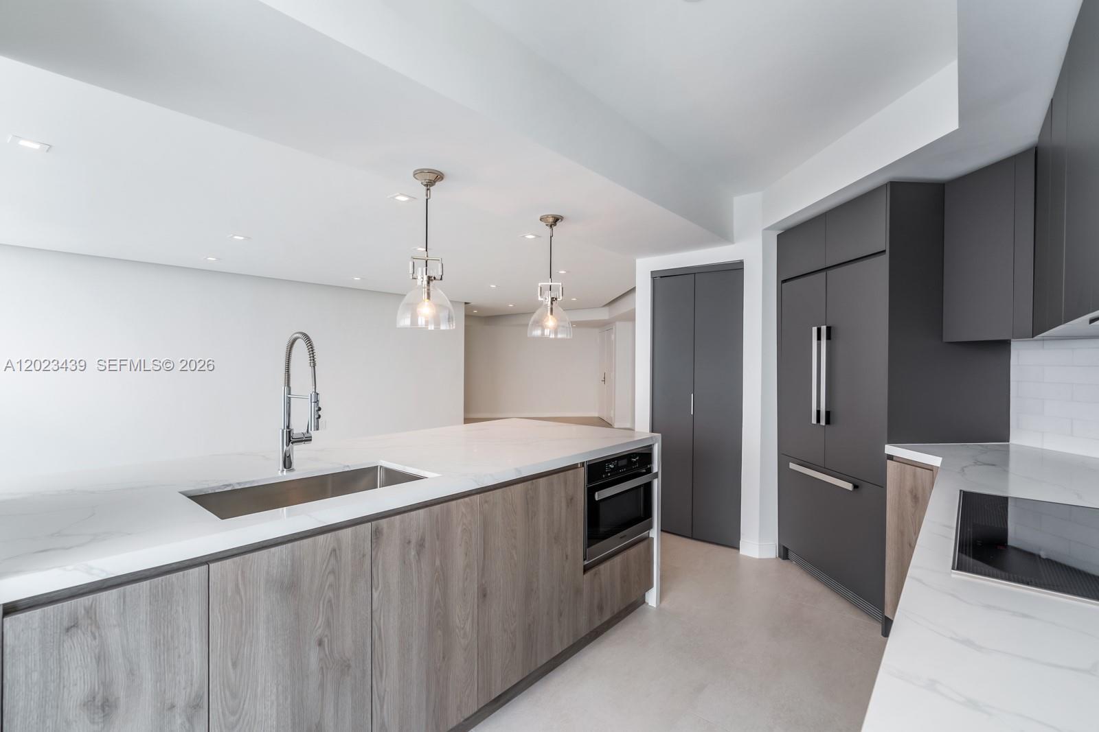 6301 Collins Ave #2502 Miami Beach, FL 33141