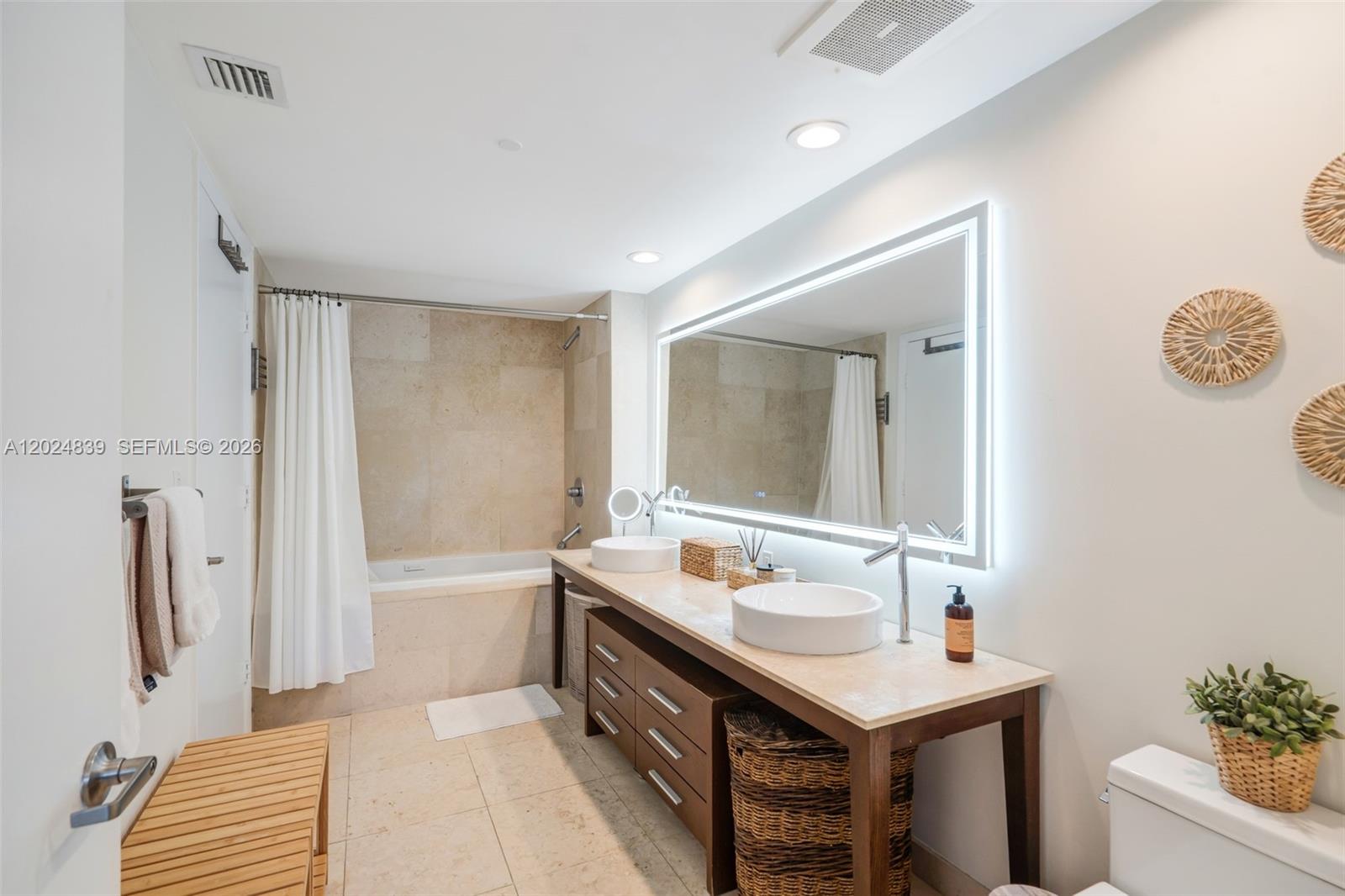 495 Brickell Ave #409 Miami, FL 33131