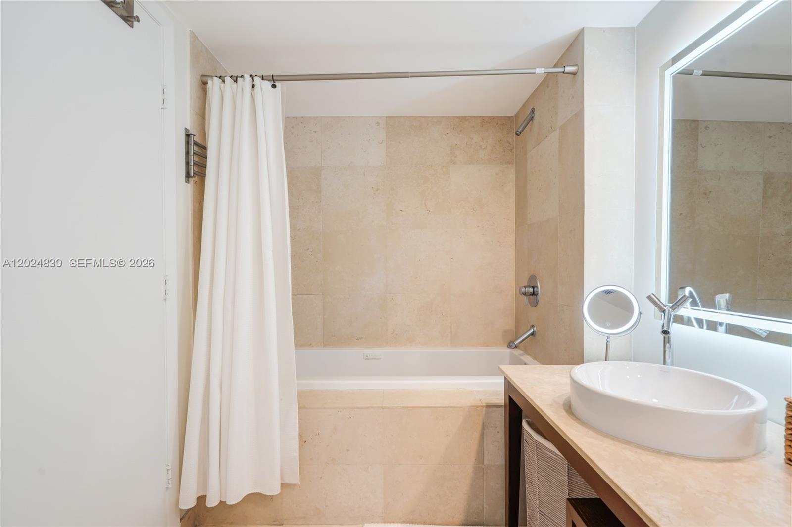 495 Brickell Ave #409 Miami, FL 33131