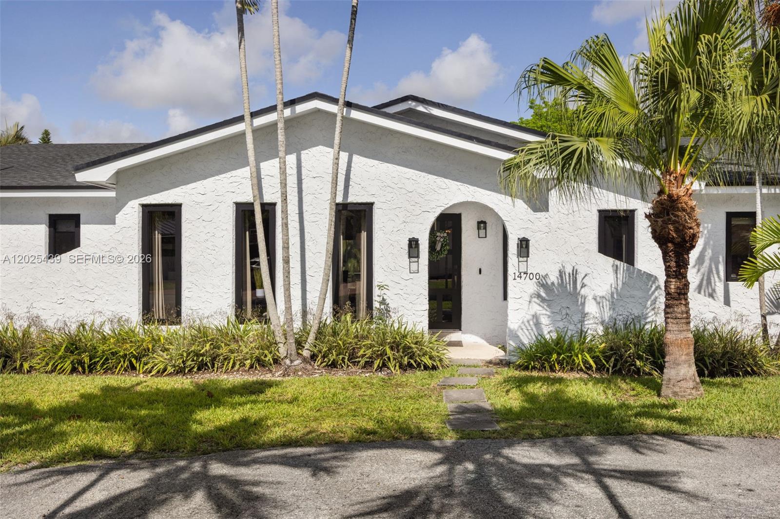 14700 Sailfish Dr Coral Gables, FL 33158