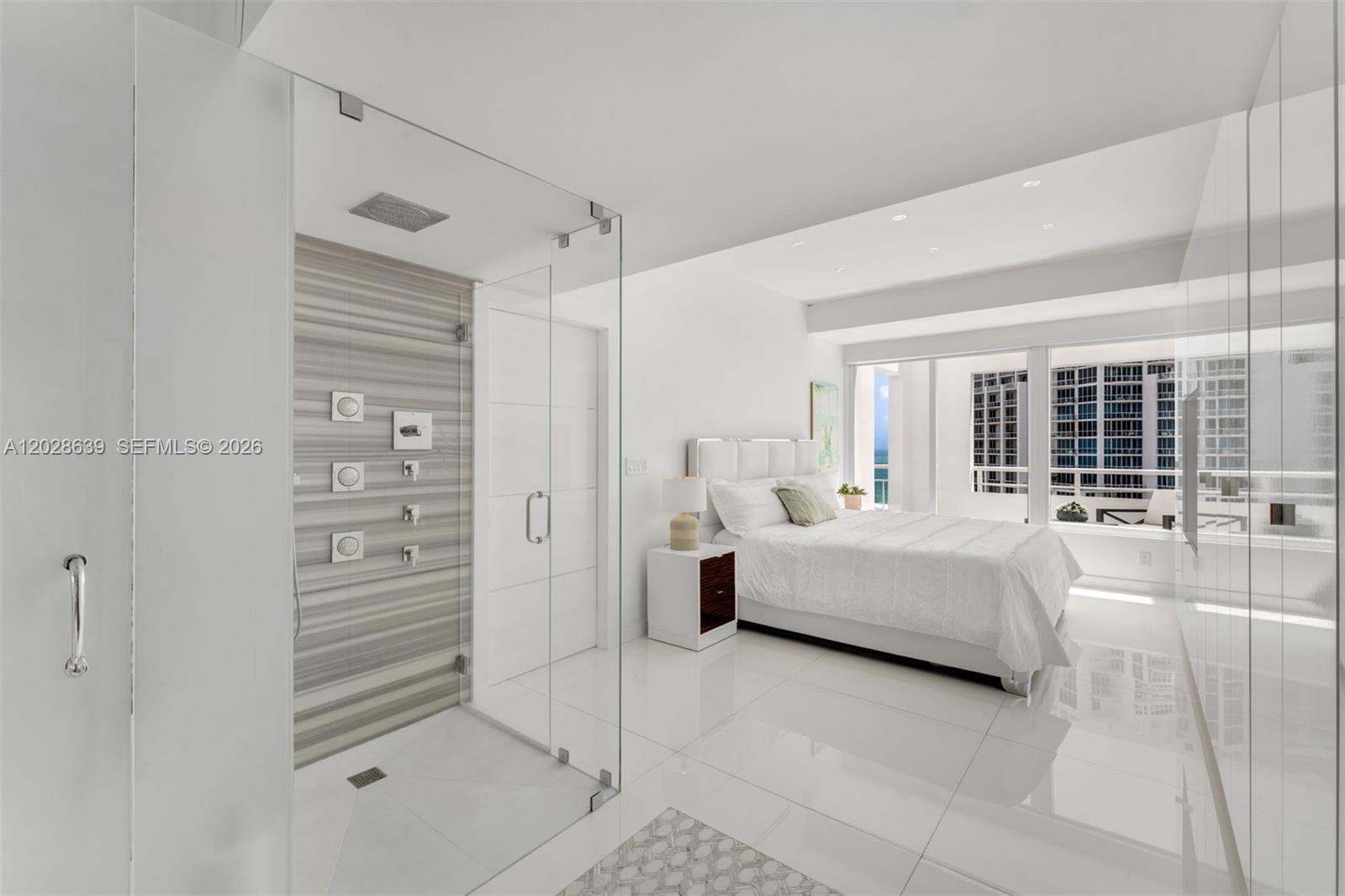 400 S Pointe Dr #PH2502 Miami Beach, FL 33139