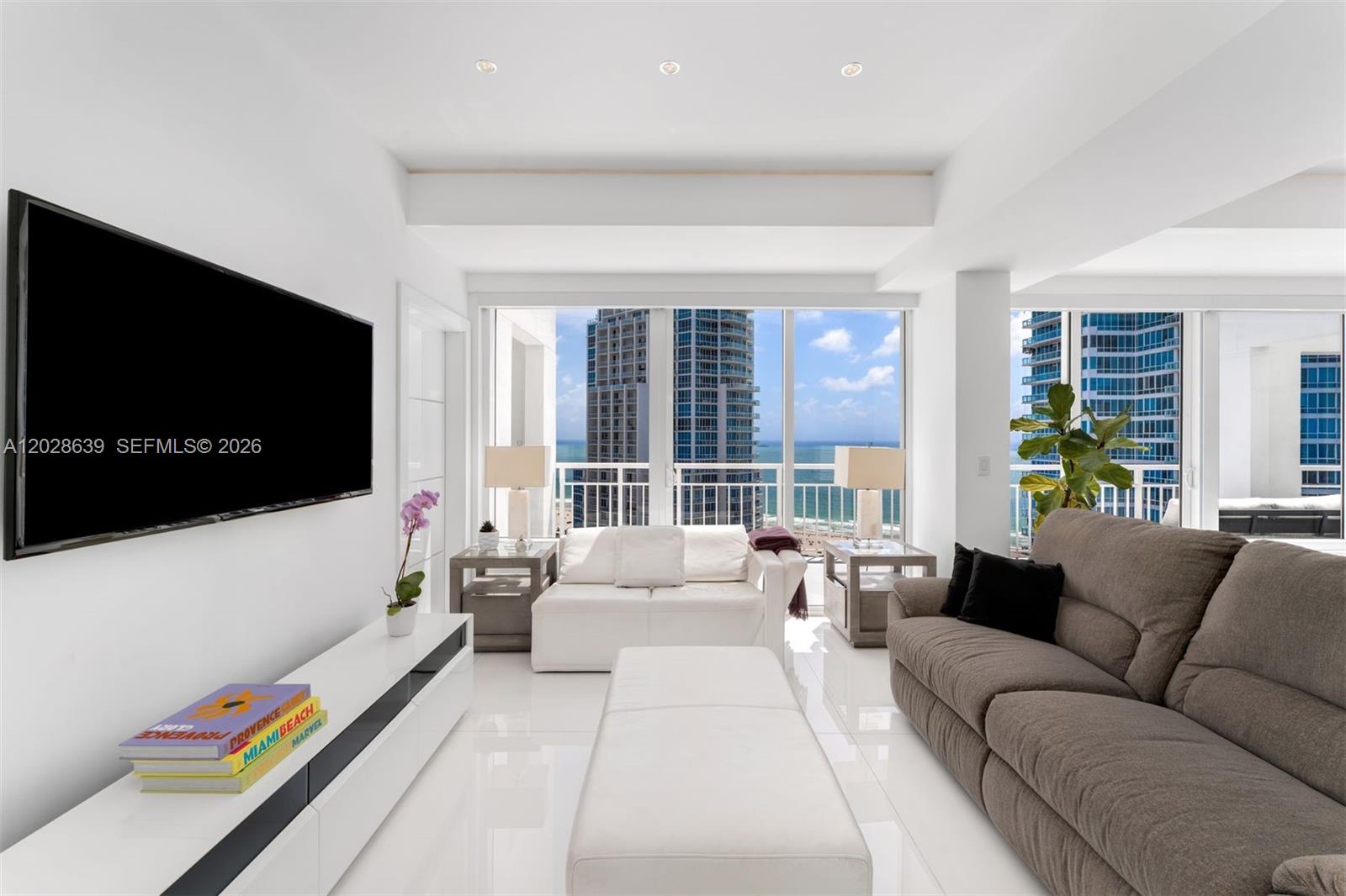 400 S Pointe Dr #PH2502 Miami Beach, FL 33139