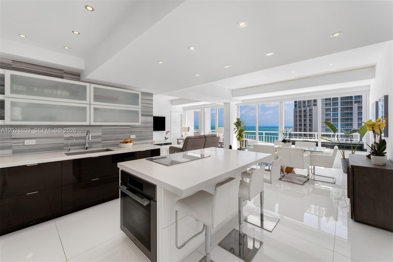 400 S Pointe Dr #PH2502 Miami Beach, FL 33139