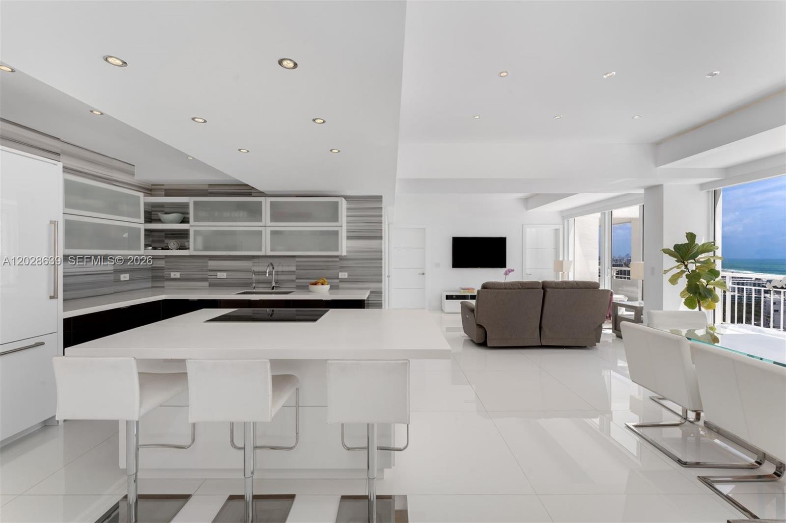 400 S Pointe Dr #PH2502 Miami Beach, FL 33139