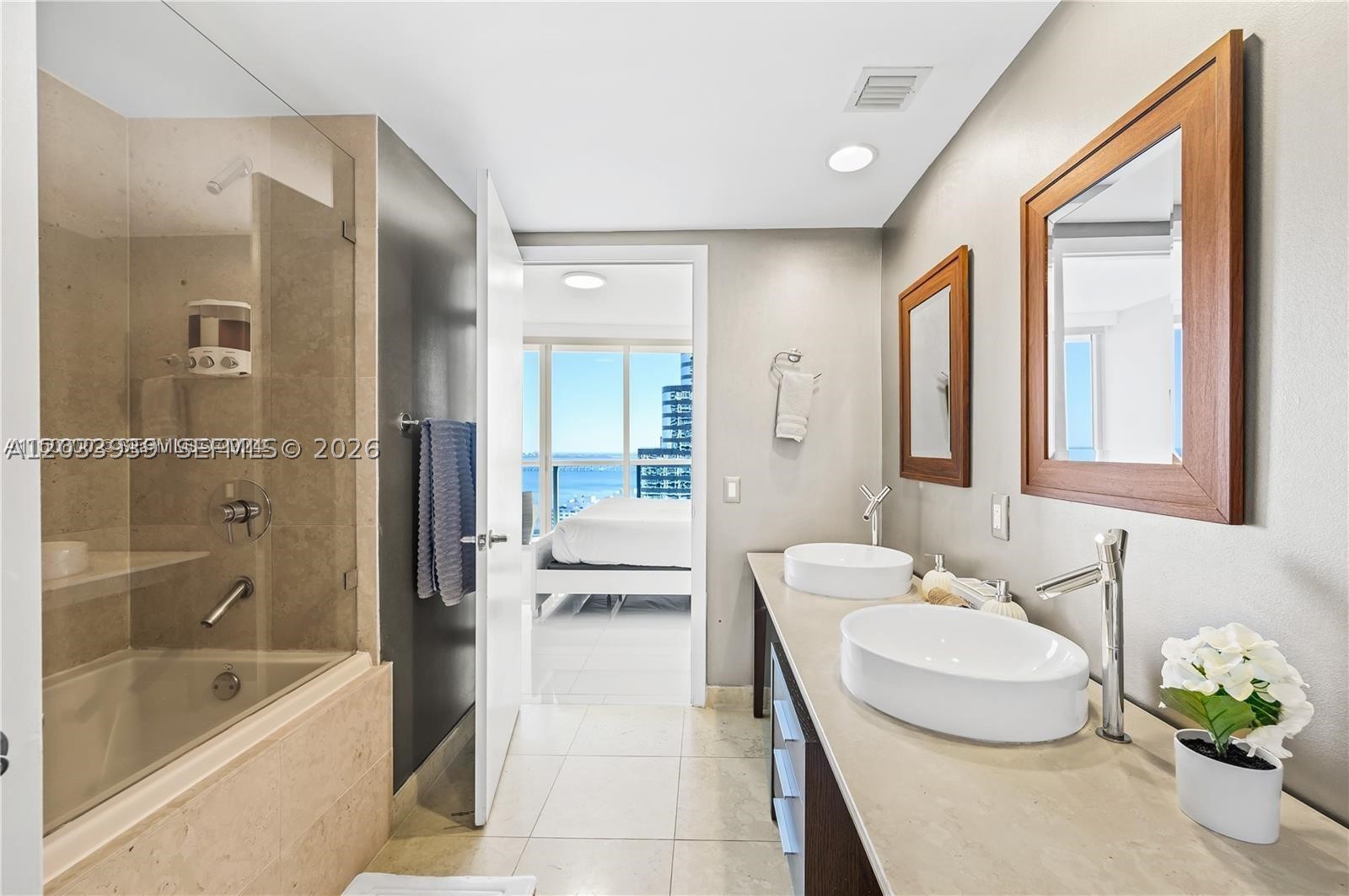 485 Brickell Ave #3109 Miami, FL 33131