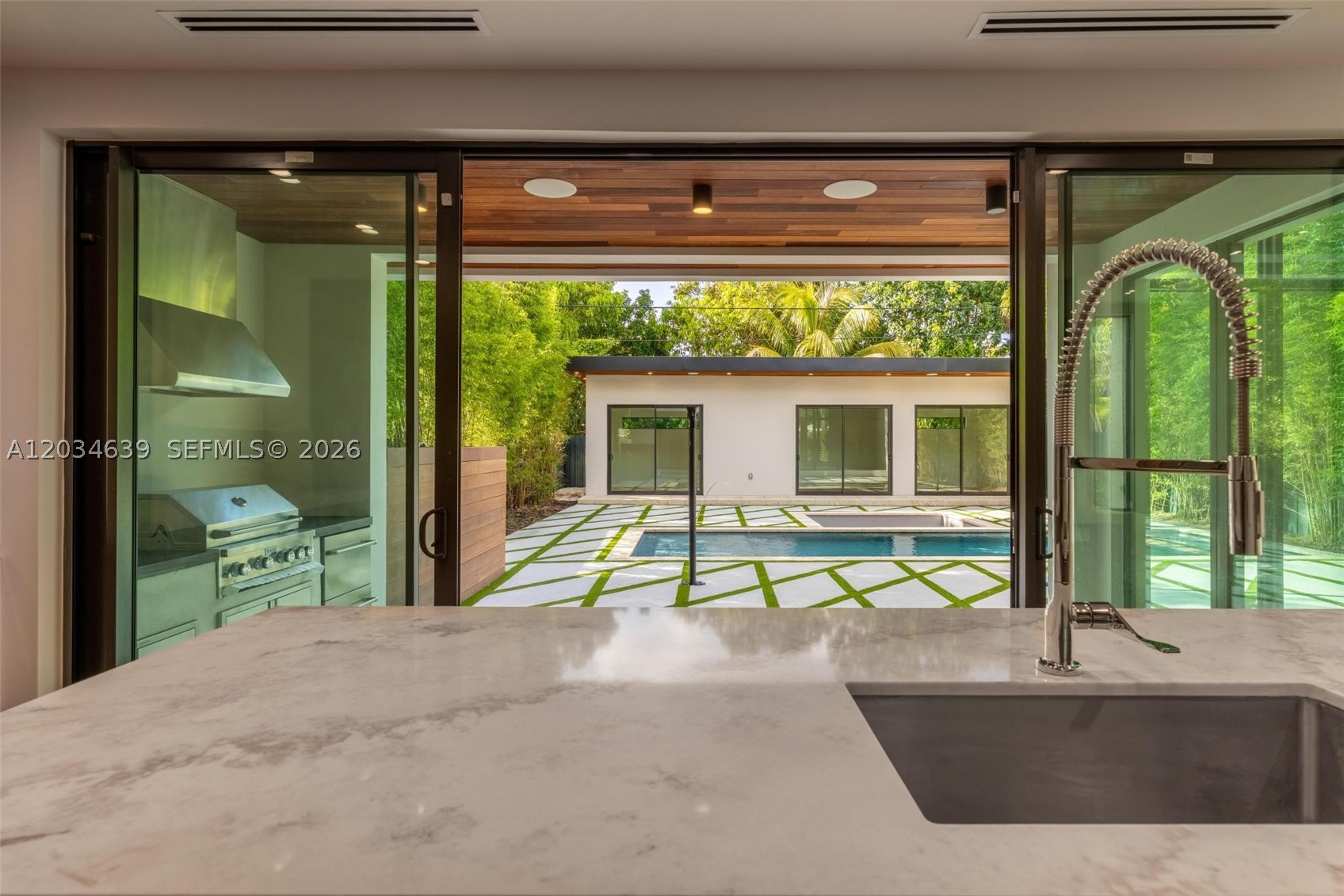 43 NW 42nd St Miami, FL 33127