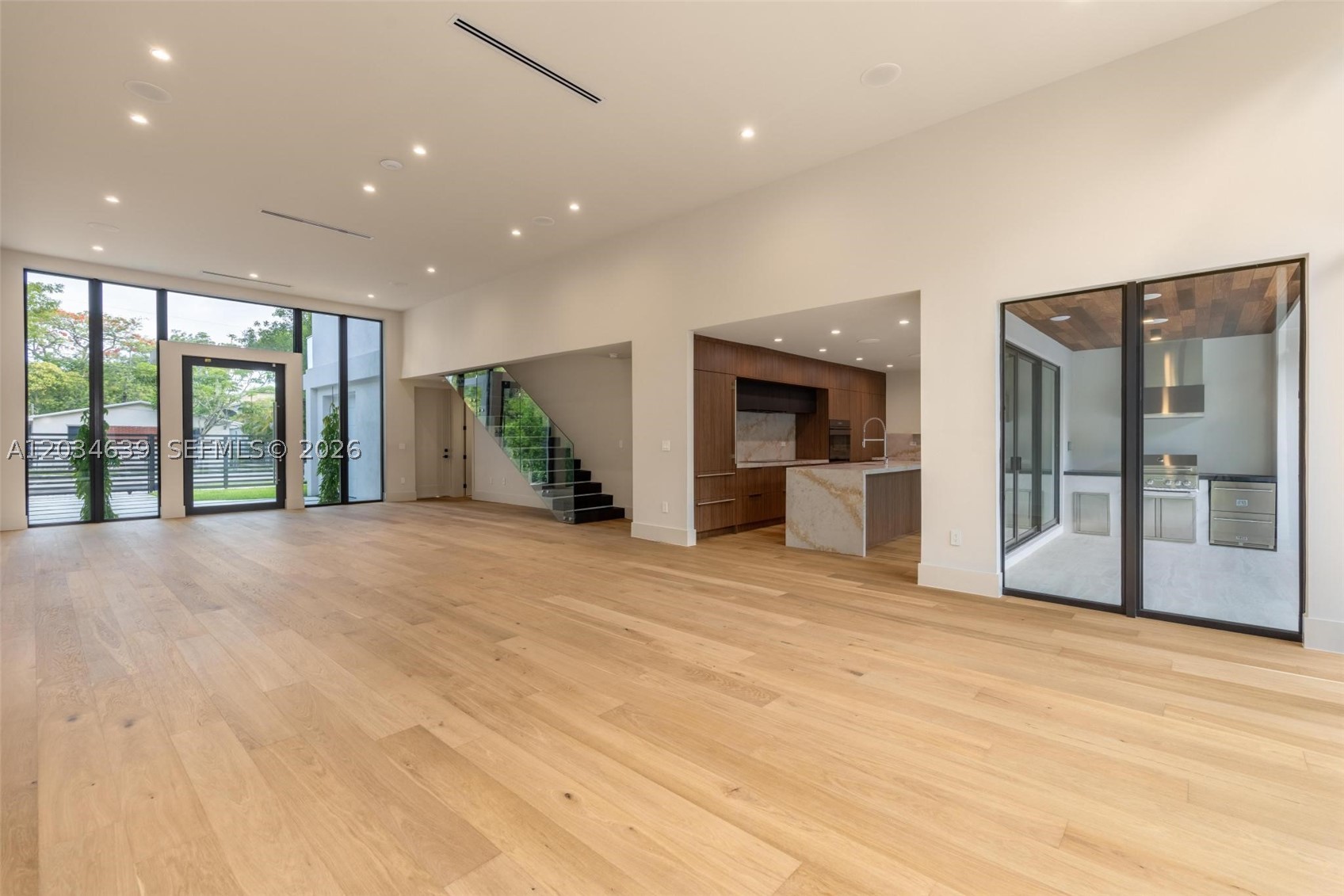 43 NW 42nd St Miami, FL 33127