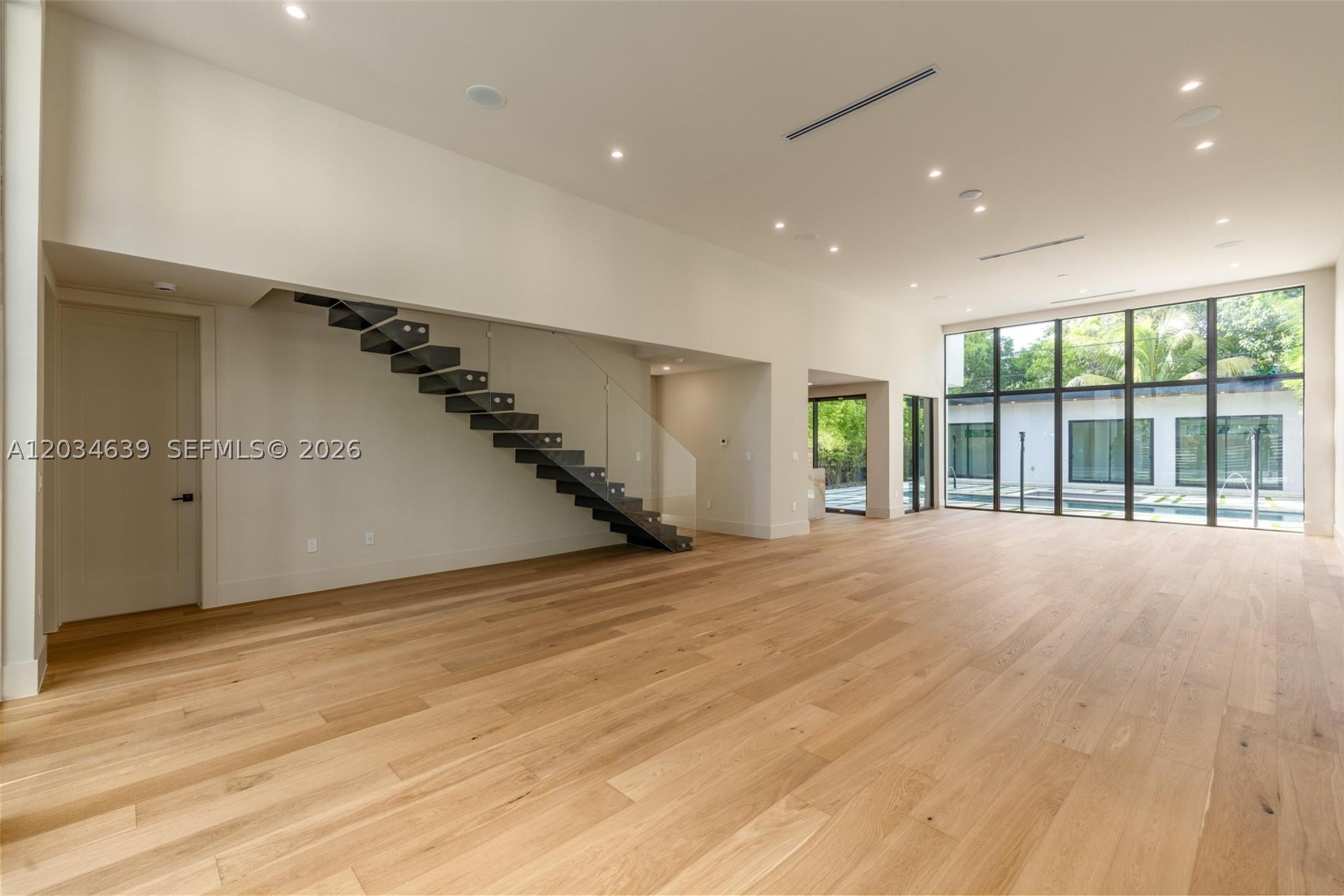 43 NW 42nd St Miami, FL 33127