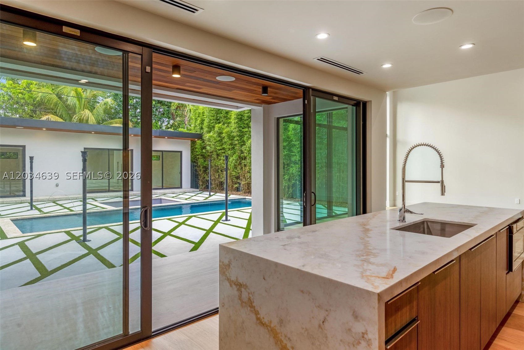 43 NW 42nd St Miami, FL 33127