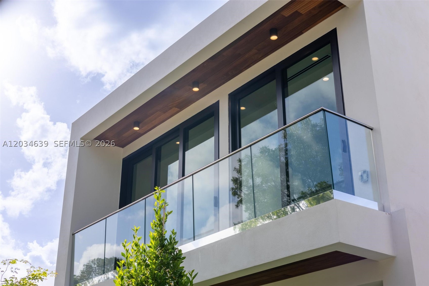 43 NW 42nd St Miami, FL 33127
