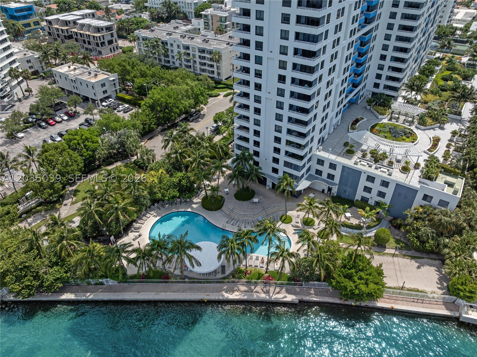 image The Waverly at South Beach42