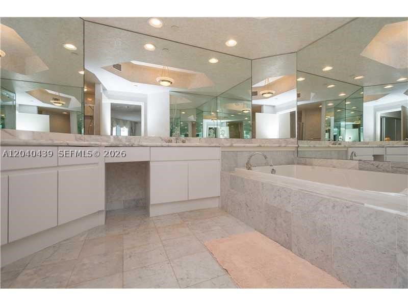 16445 Collins Ave #OS21/26(11B) Sunny Isles Beach, FL 33160