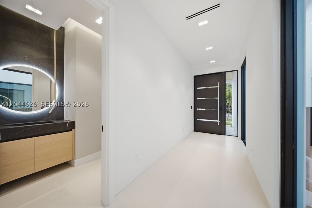 1332 NE 16th Ter Fort Lauderdale, FL 33304