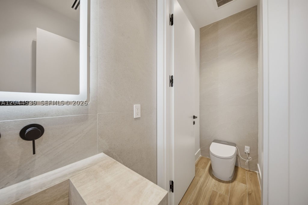 1332 NE 16th Ter Fort Lauderdale, FL 33304