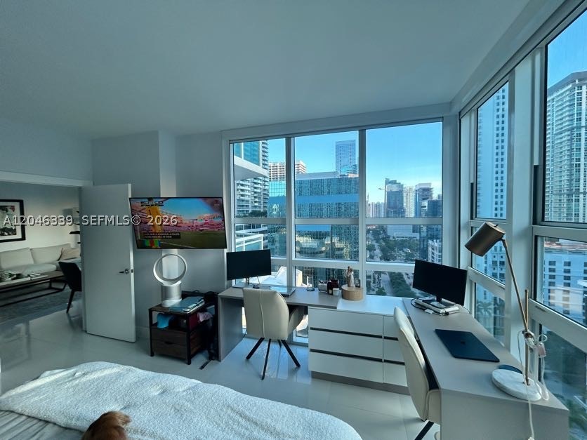 image The Plaza on Brickell West11