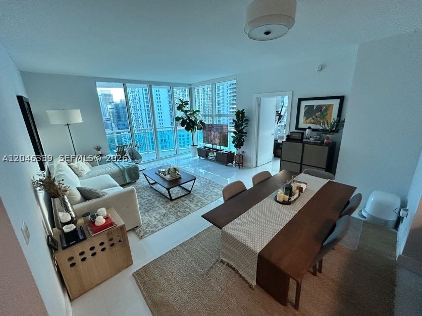 image The Plaza on Brickell West1