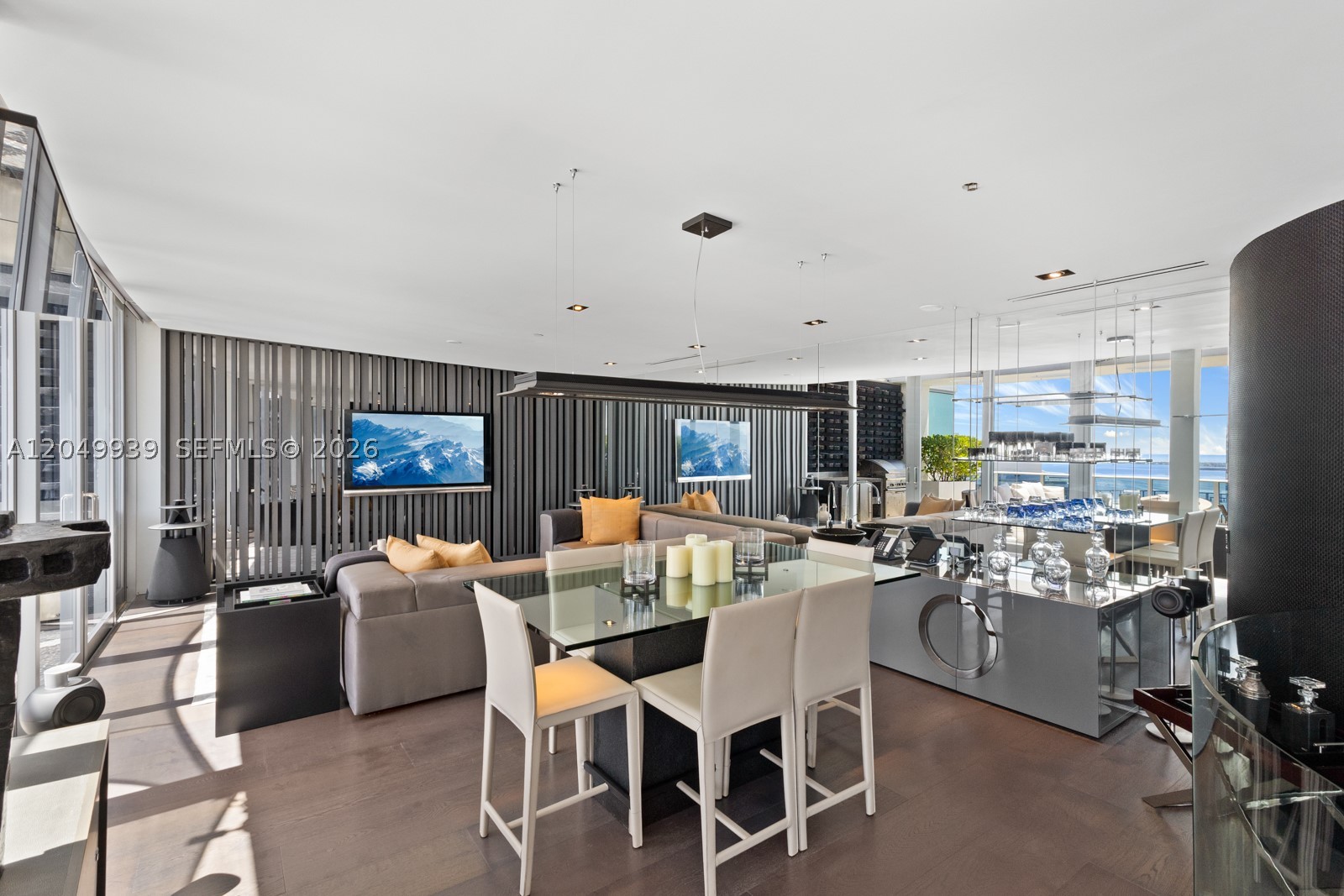 200 Biscayne Blvd Way #PH-5404 Miami, FL 33131