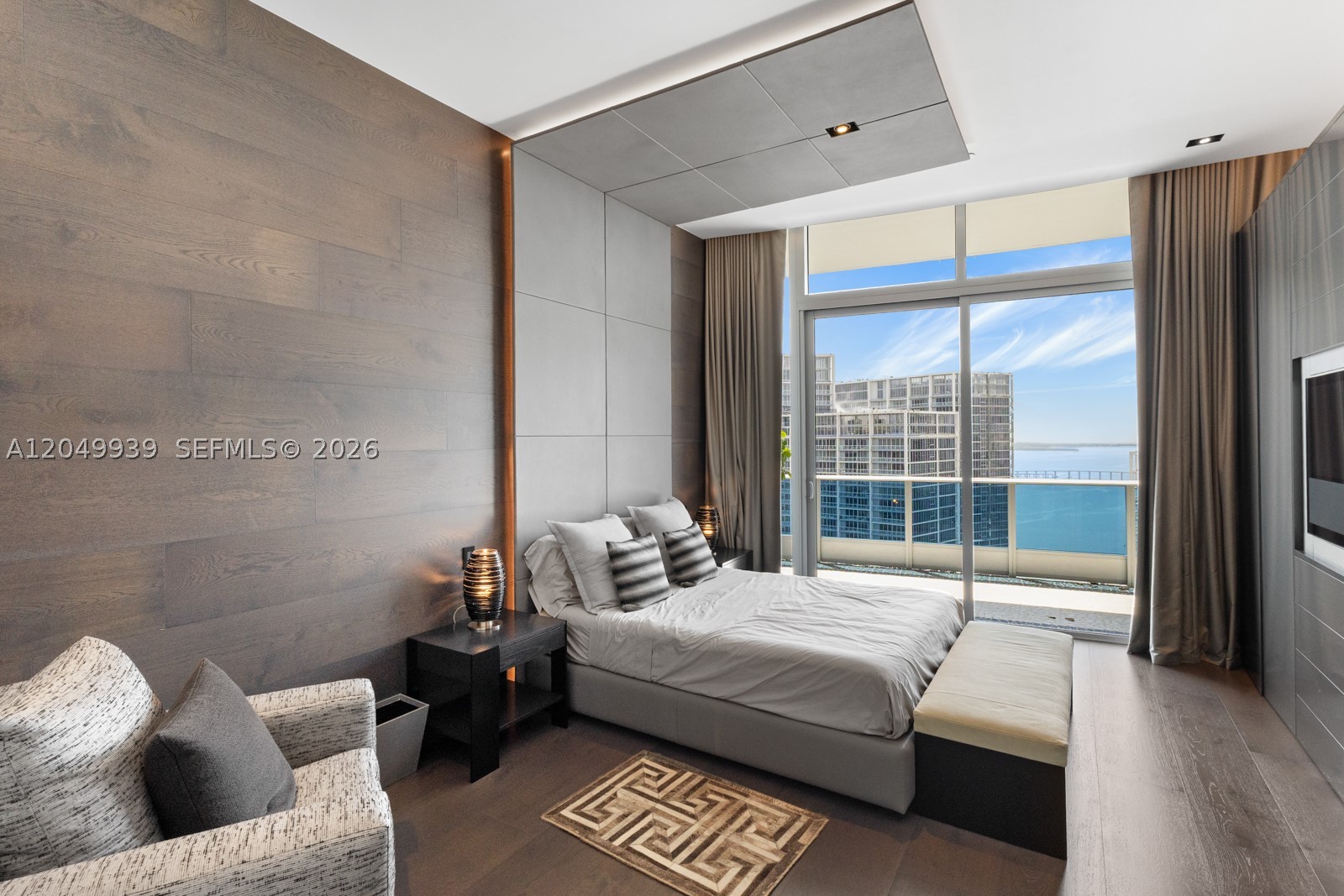 200 Biscayne Blvd Way #PH-5404 Miami, FL 33131
