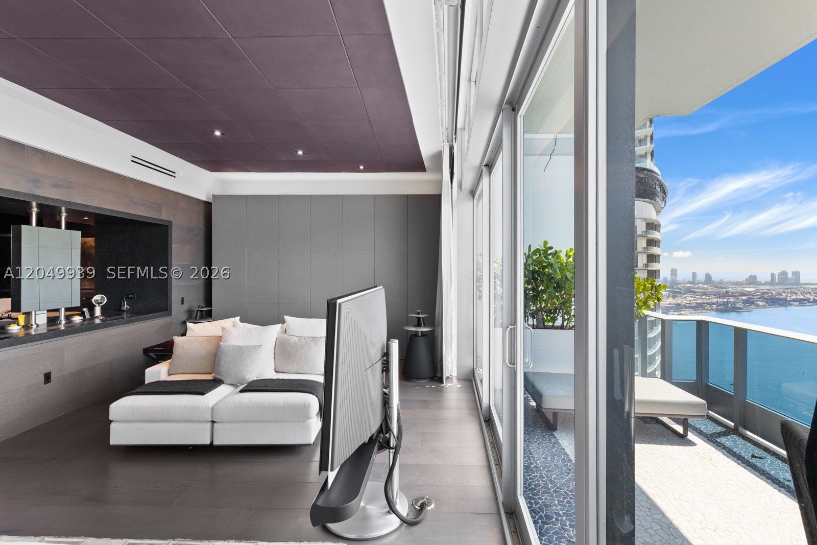 200 Biscayne Blvd Way #PH-5404 Miami, FL 33131