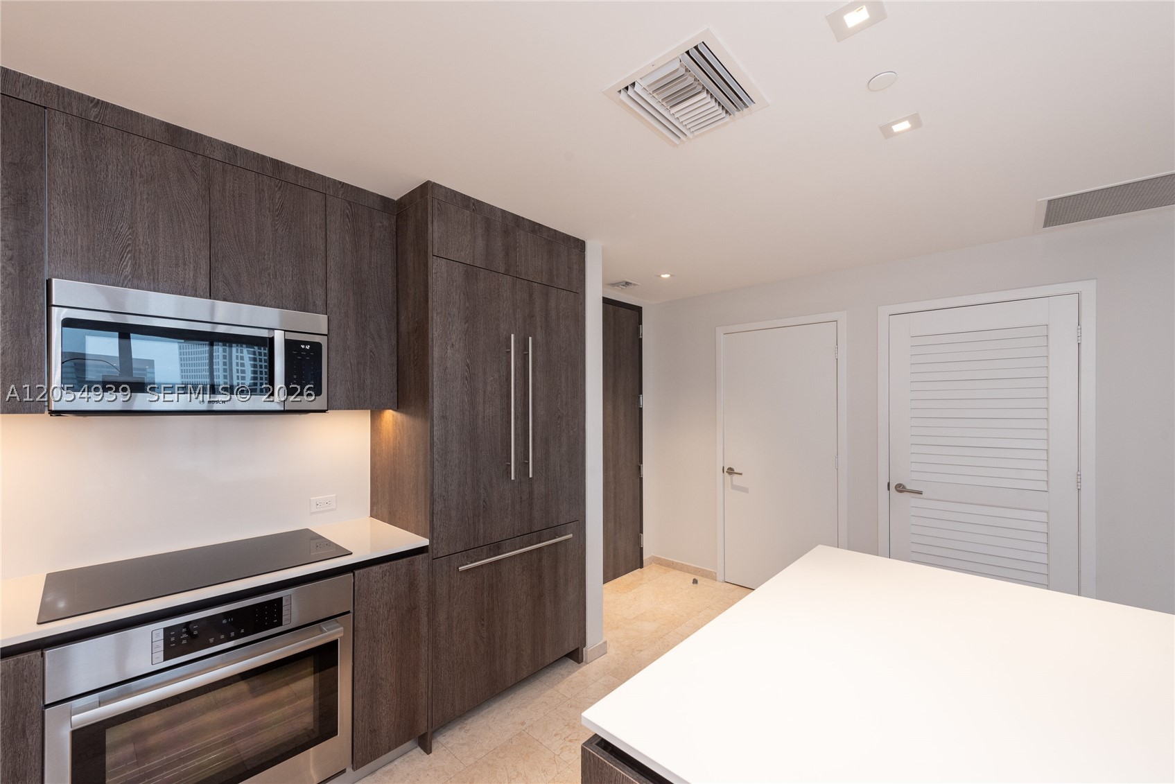 88 SW 7th St #3005 Miami, FL 33130