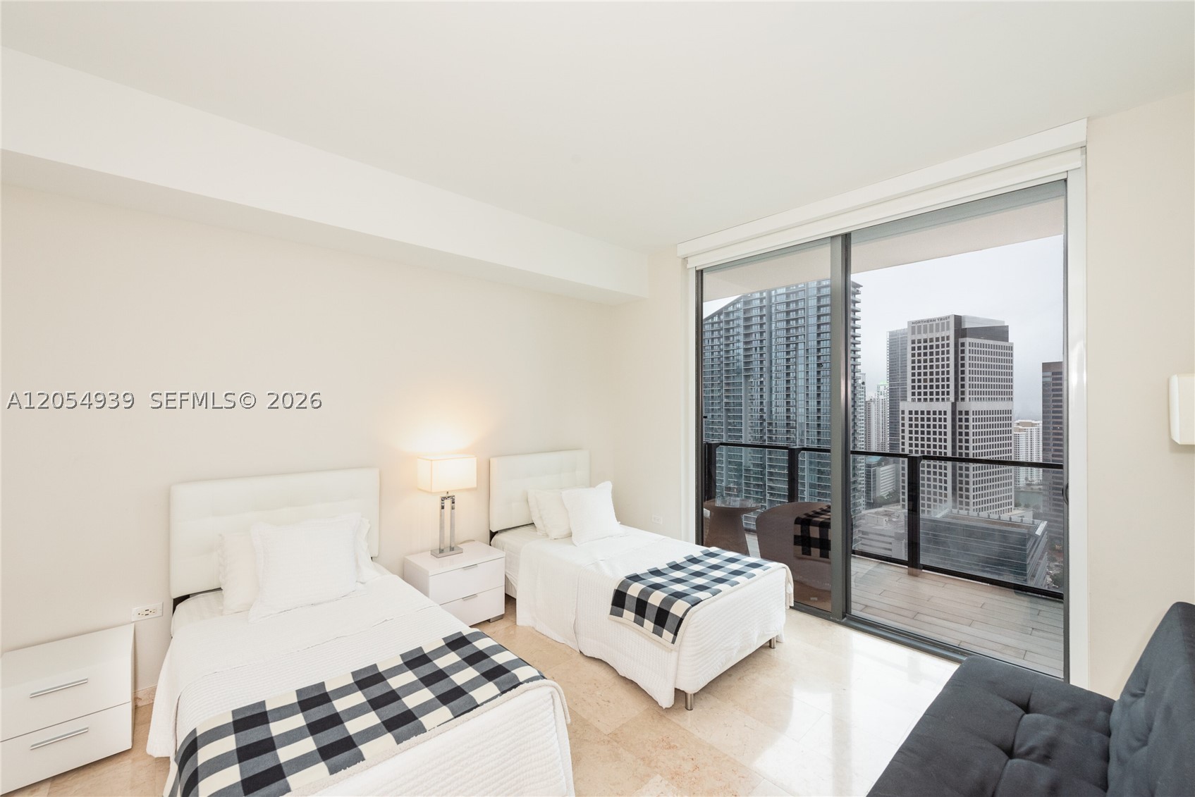88 SW 7th St #3005 Miami, FL 33130
