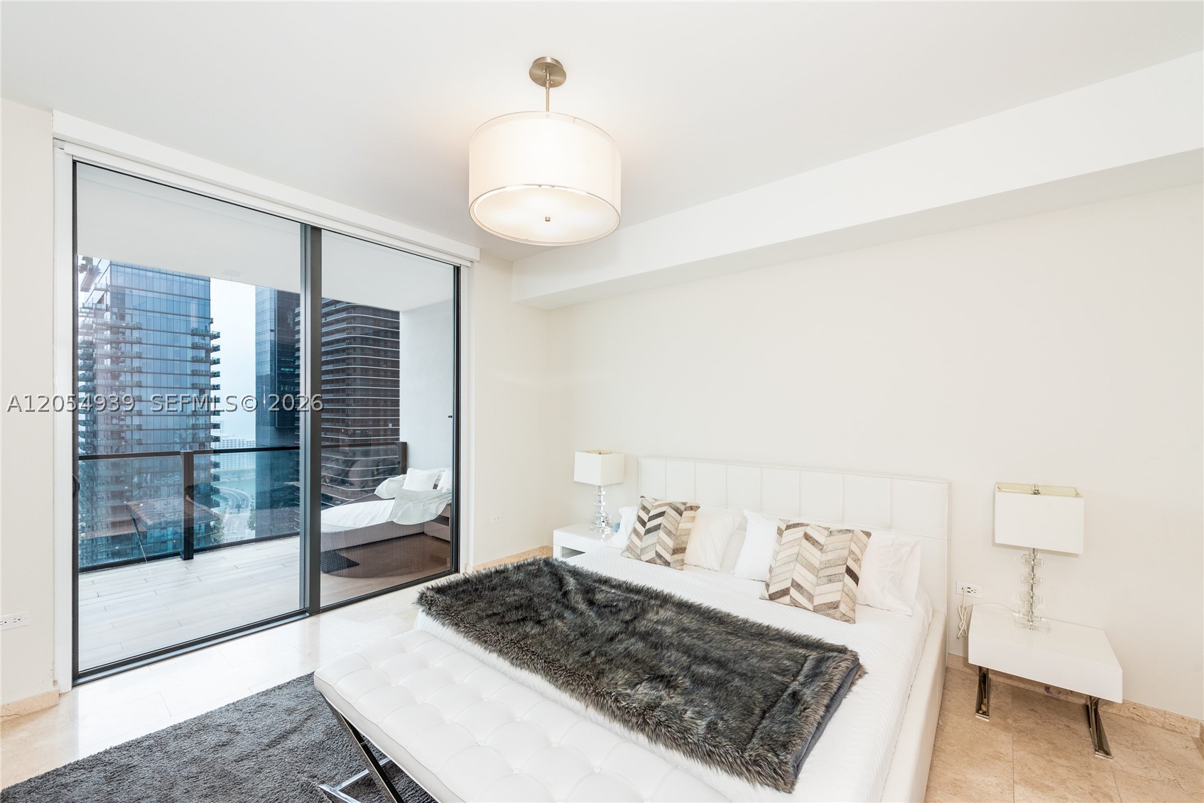 88 SW 7th St #3005 Miami, FL 33130