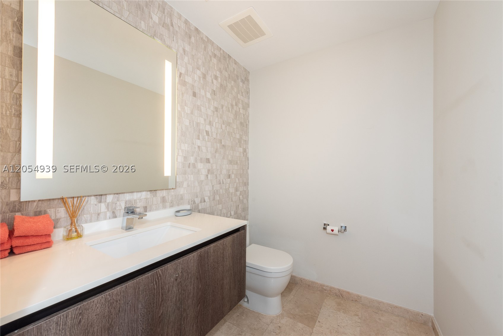 88 SW 7th St #3005 Miami, FL 33130