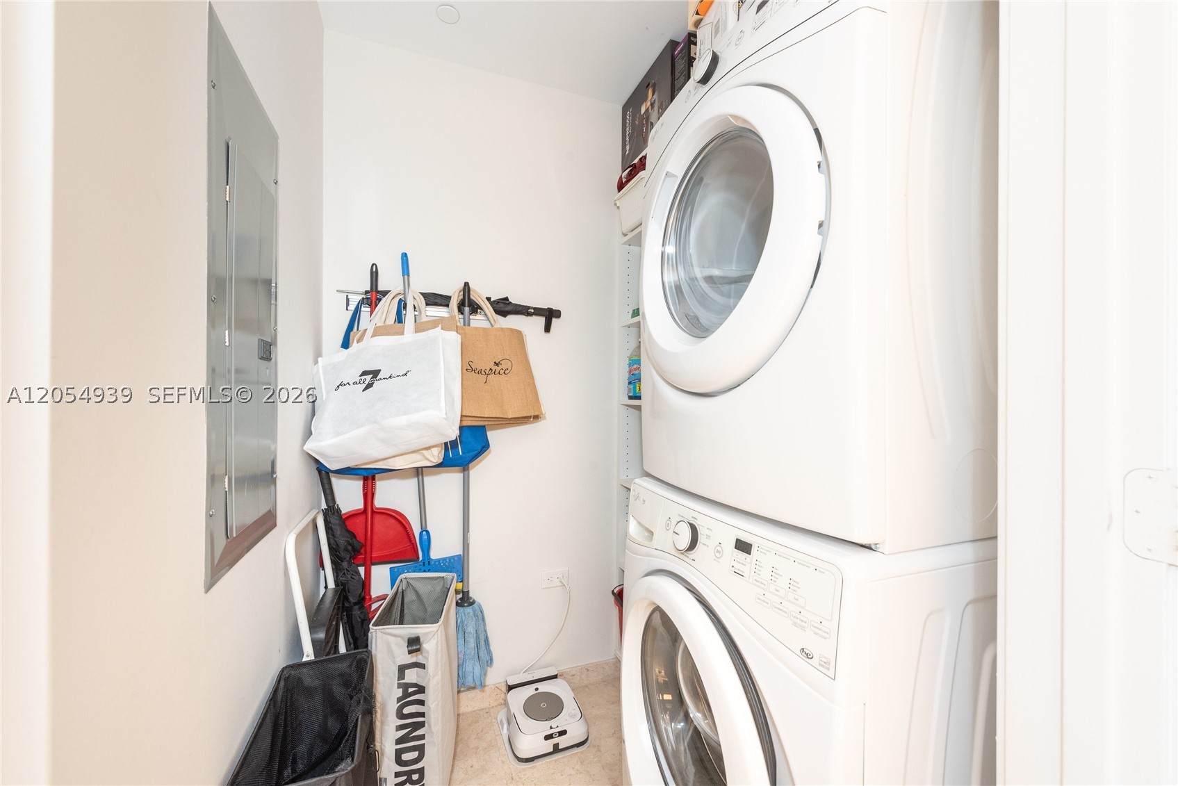 88 SW 7th St #3005 Miami, FL 33130