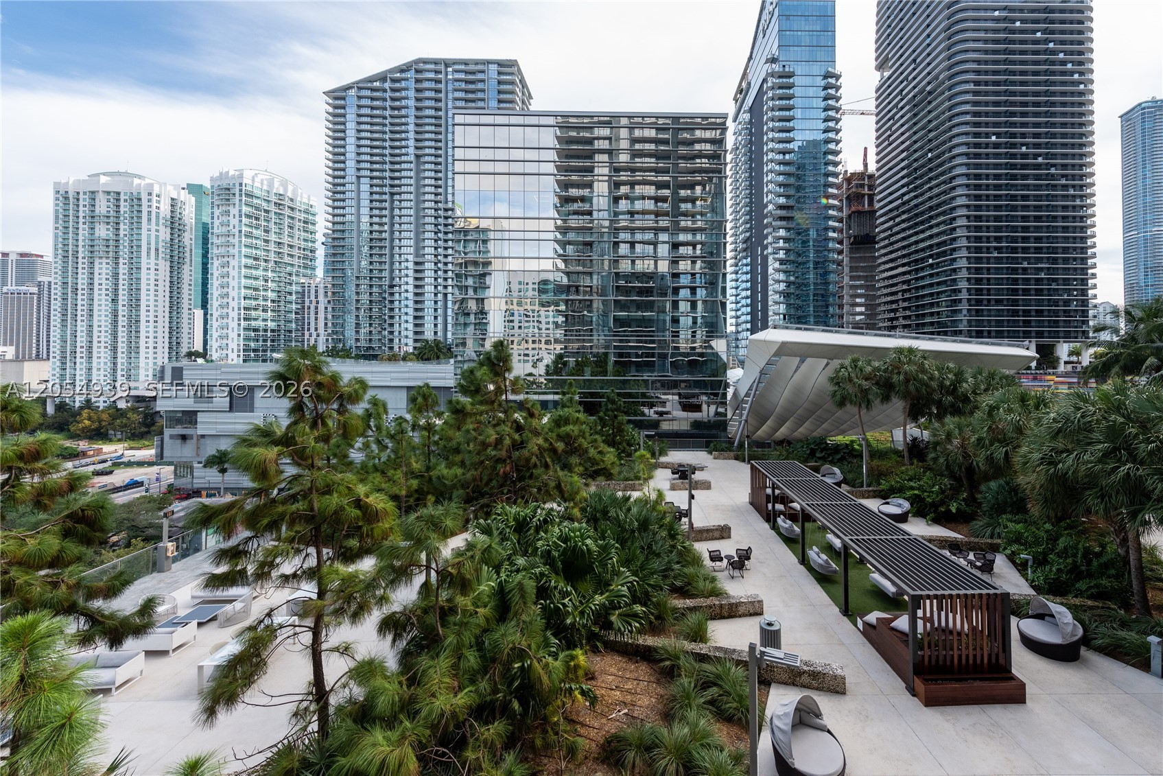 88 SW 7th St #3005 Miami, FL 33130