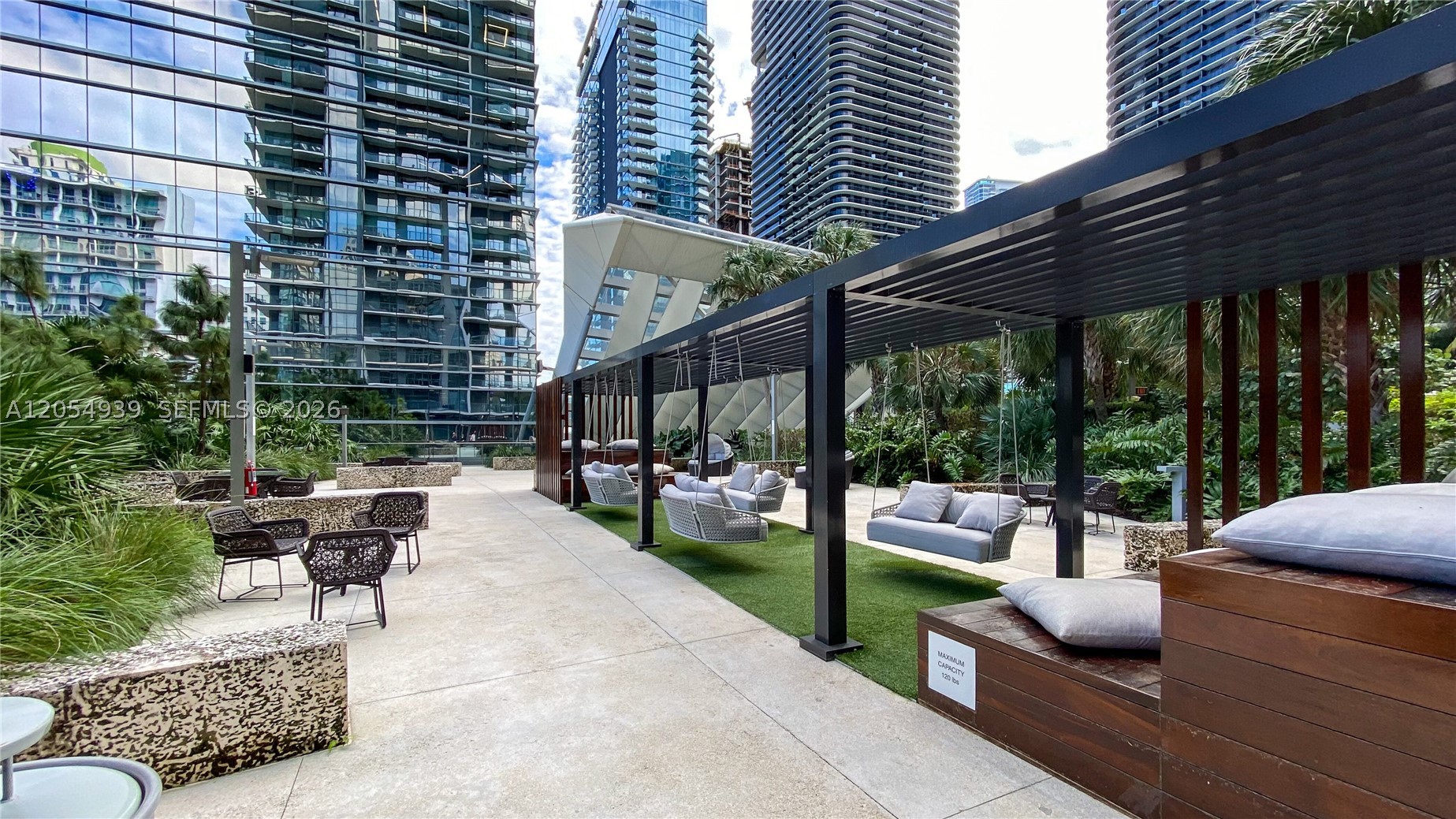 88 SW 7th St #3005 Miami, FL 33130