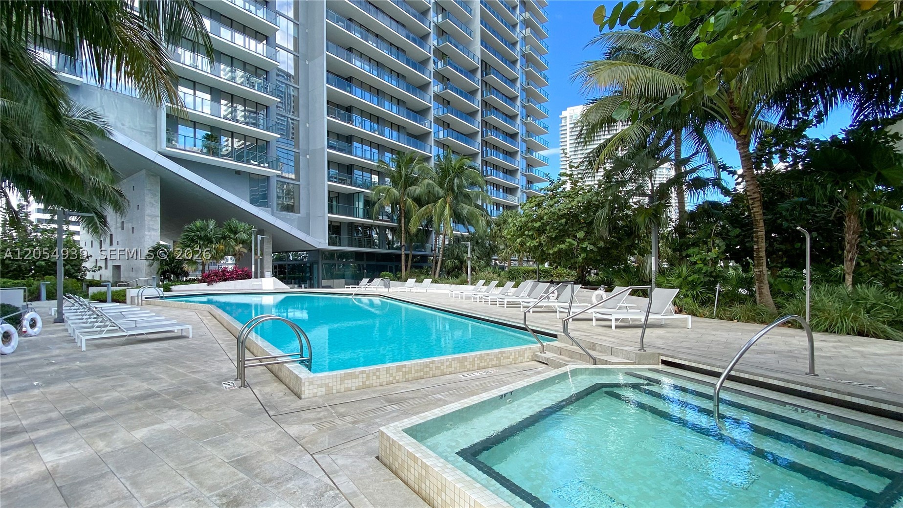 88 SW 7th St #3005 Miami, FL 33130