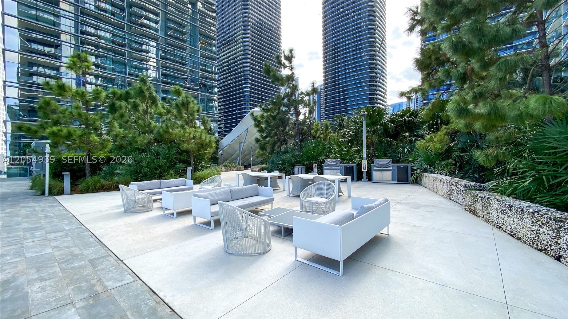 88 SW 7th St #3005 Miami, FL 33130