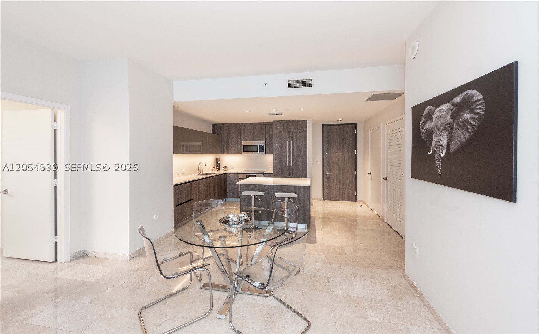 88 SW 7th St #3005 Miami, FL 33130