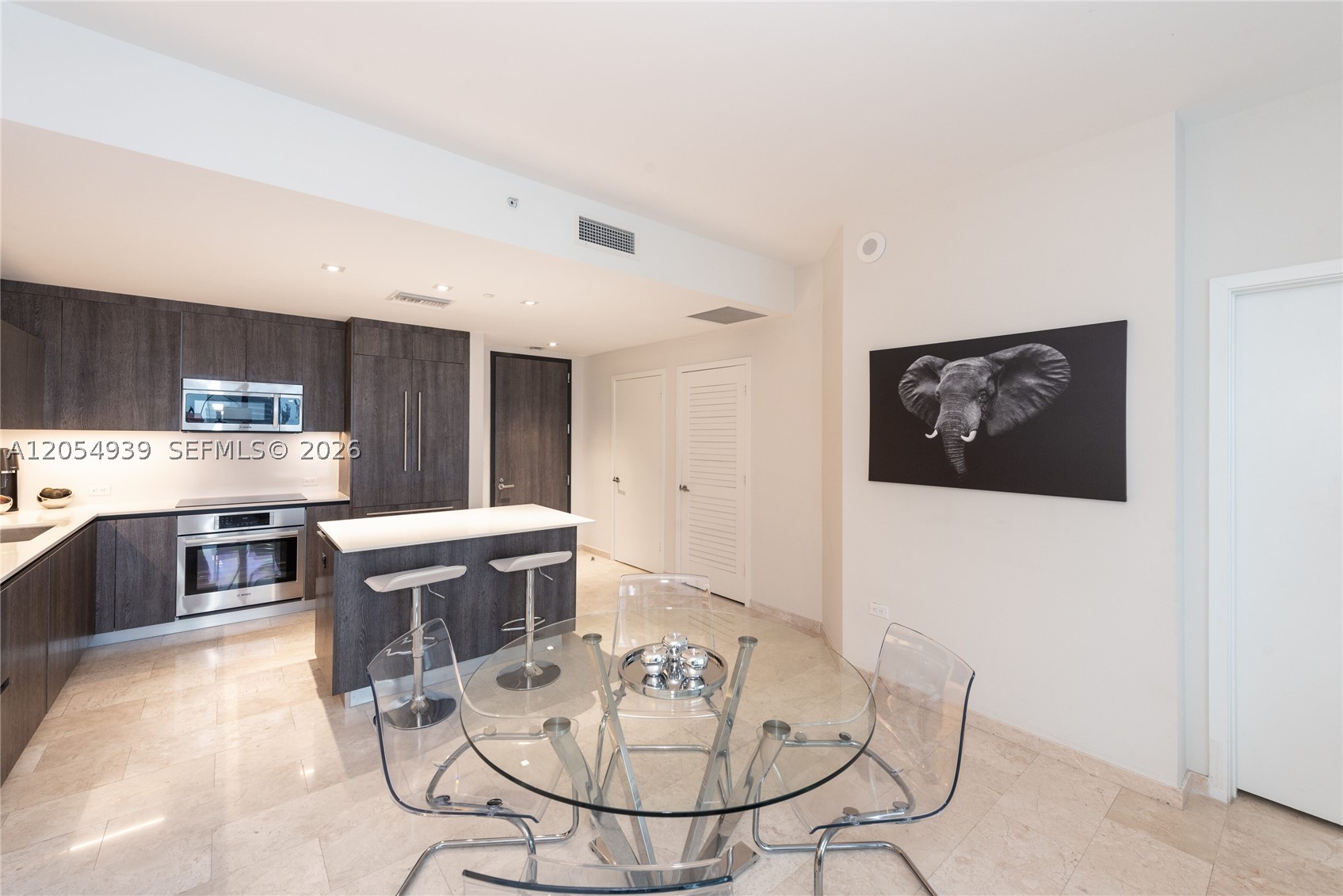 88 SW 7th St #3005 Miami, FL 33130