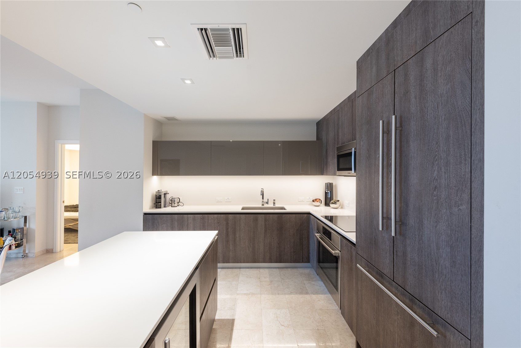 88 SW 7th St #3005 Miami, FL 33130