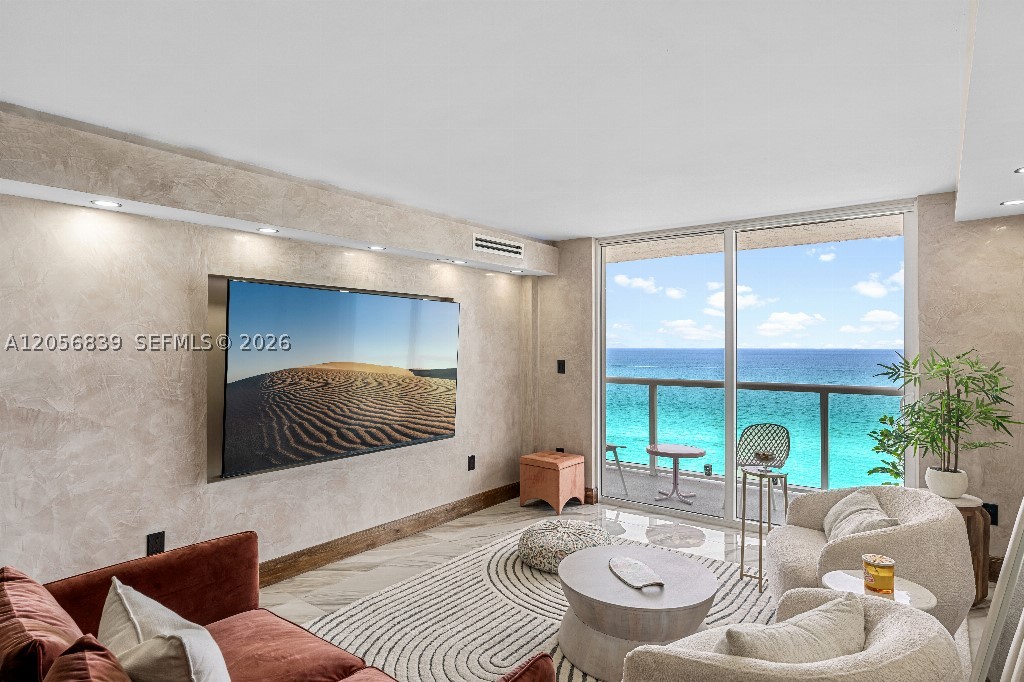 2457 Collins Ave #1603 Miami Beach, FL 33140