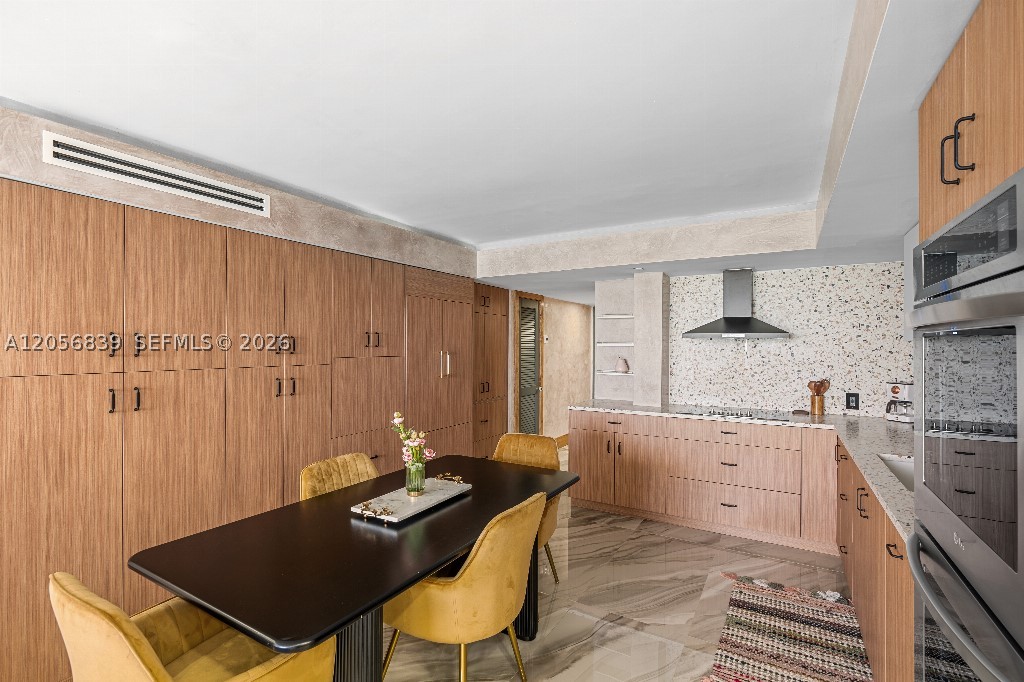 2457 Collins Ave #1603 Miami Beach, FL 33140
