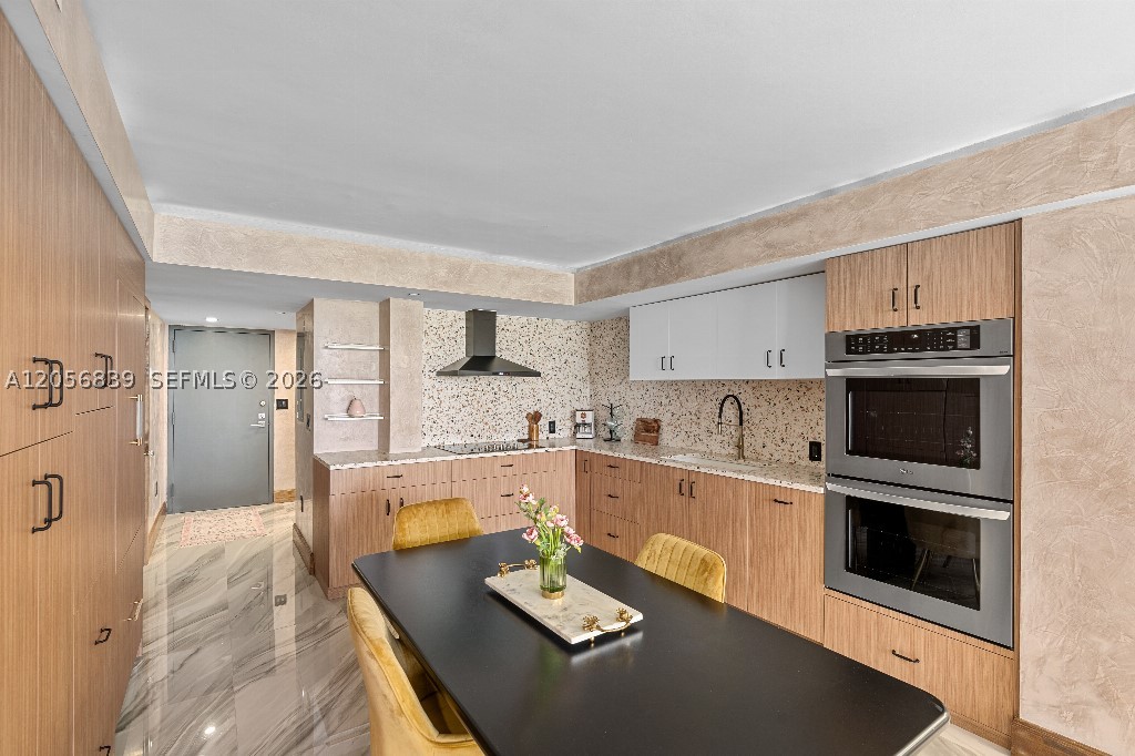 2457 Collins Ave #1603 Miami Beach, FL 33140