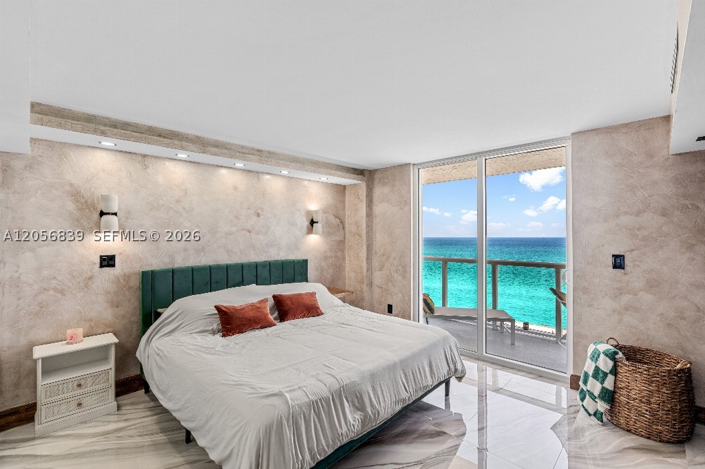 2457 Collins Ave #1603 Miami Beach, FL 33140